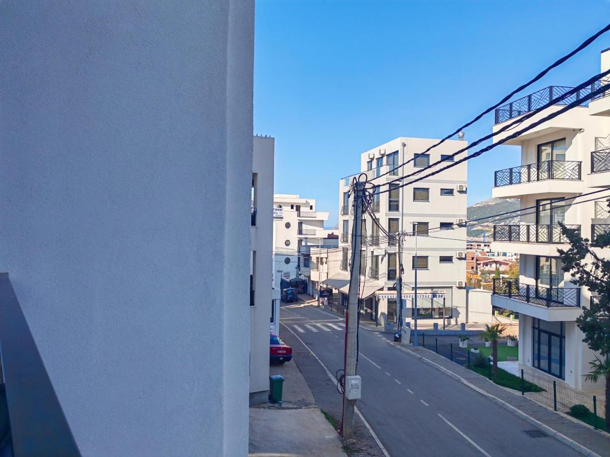 Mialex Apartments Dobra Voda Exterior photo
